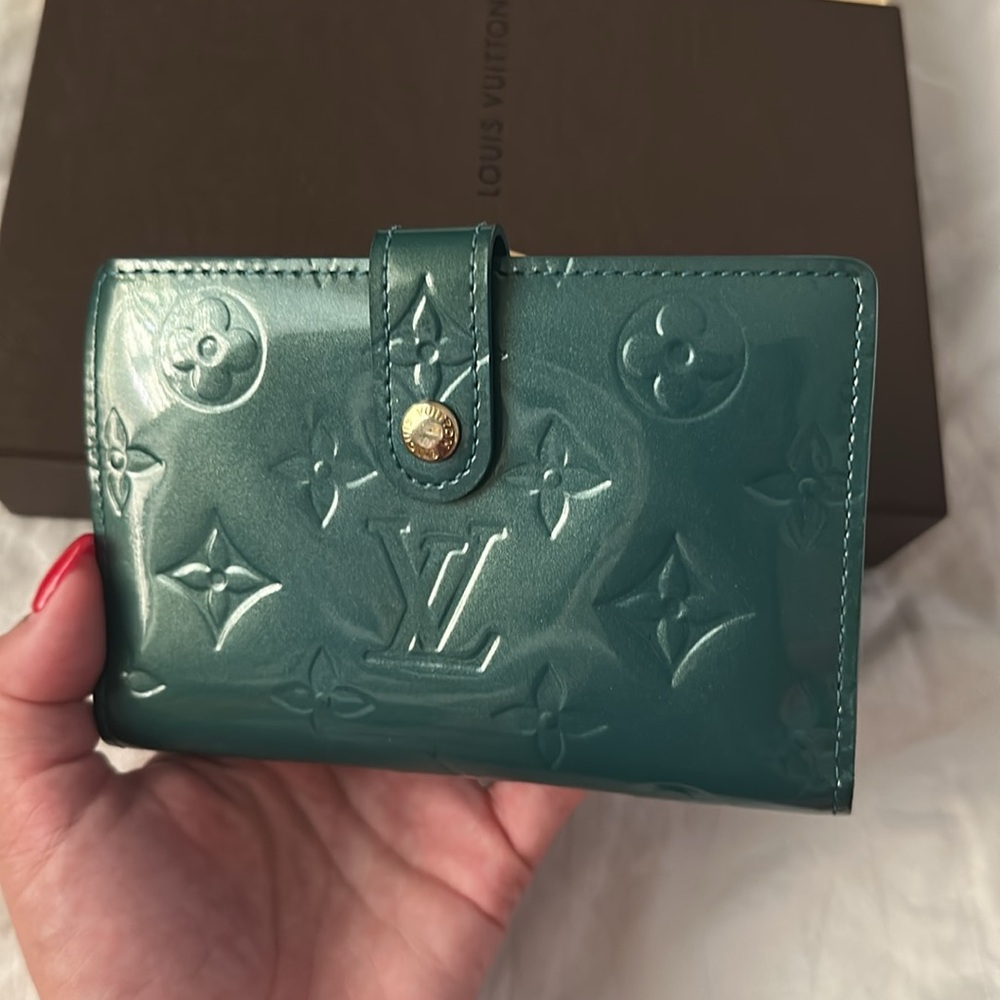 Louis Vuitton Vernis Leather French Wallet - Picture 10 of 16